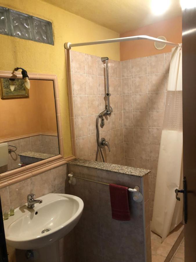 Sarrala Apartman Tertenìa Kültér fotó